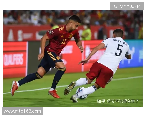 重庆羽毛球队在欧锦赛积分榜上以77分稳居第一名展现强劲实力