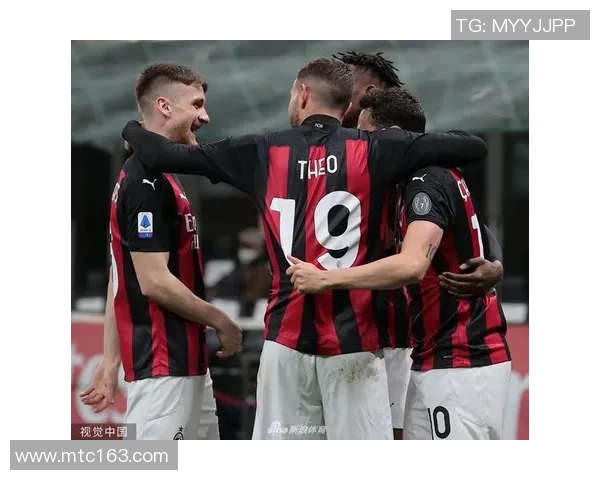 意甲激战曼联与AC米兰握手言和精彩瞬间引发全场热烈反响 意甲激战曼联与AC米兰握手言和精彩瞬间引发全场热烈反响