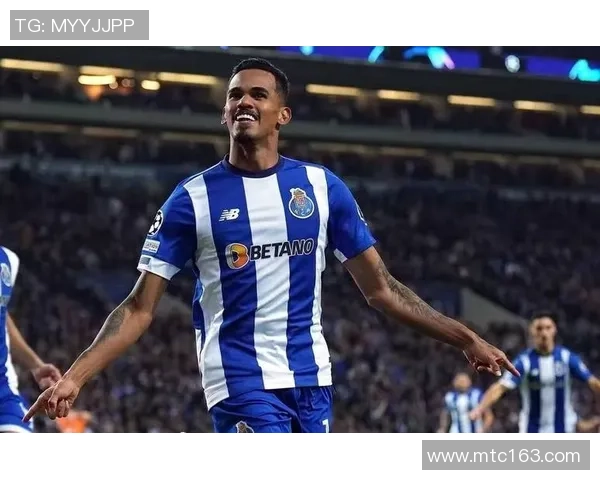 巴萨友谊赛大胜波尔图红牌事件引发全场热议与争议