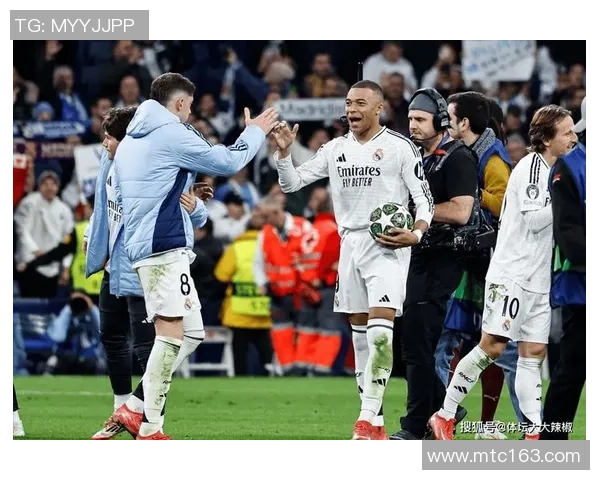 皇马逆袭里昂6-2大胜赛后点评揭示比赛精彩瞬间与战术分析 皇马逆袭里昂6-2大胜赛后点评揭示比赛精彩瞬间与战术分析